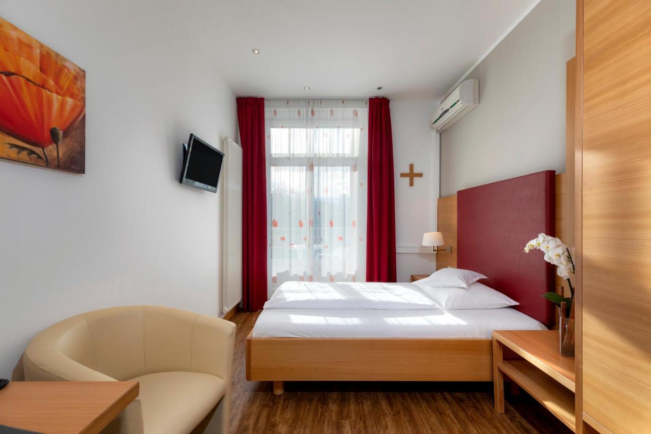 Hotel Kolping Merano Exteriör bild